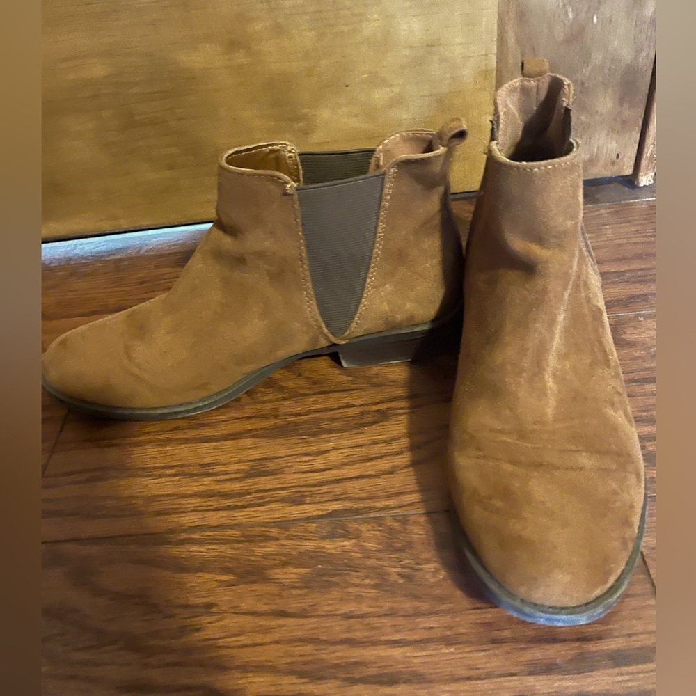 Ankle booties